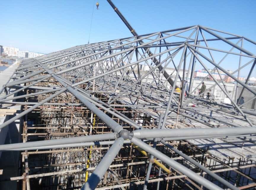 黄冈商贸城屋顶网架工程